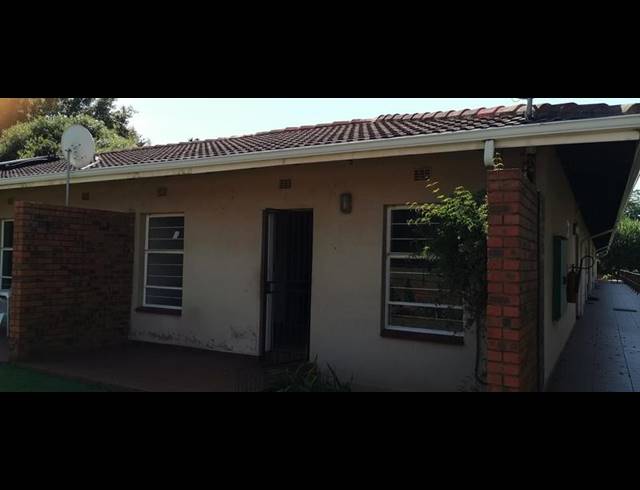 1 BEDROOM APARTMENT FOR SALE IN PRIMROSE
